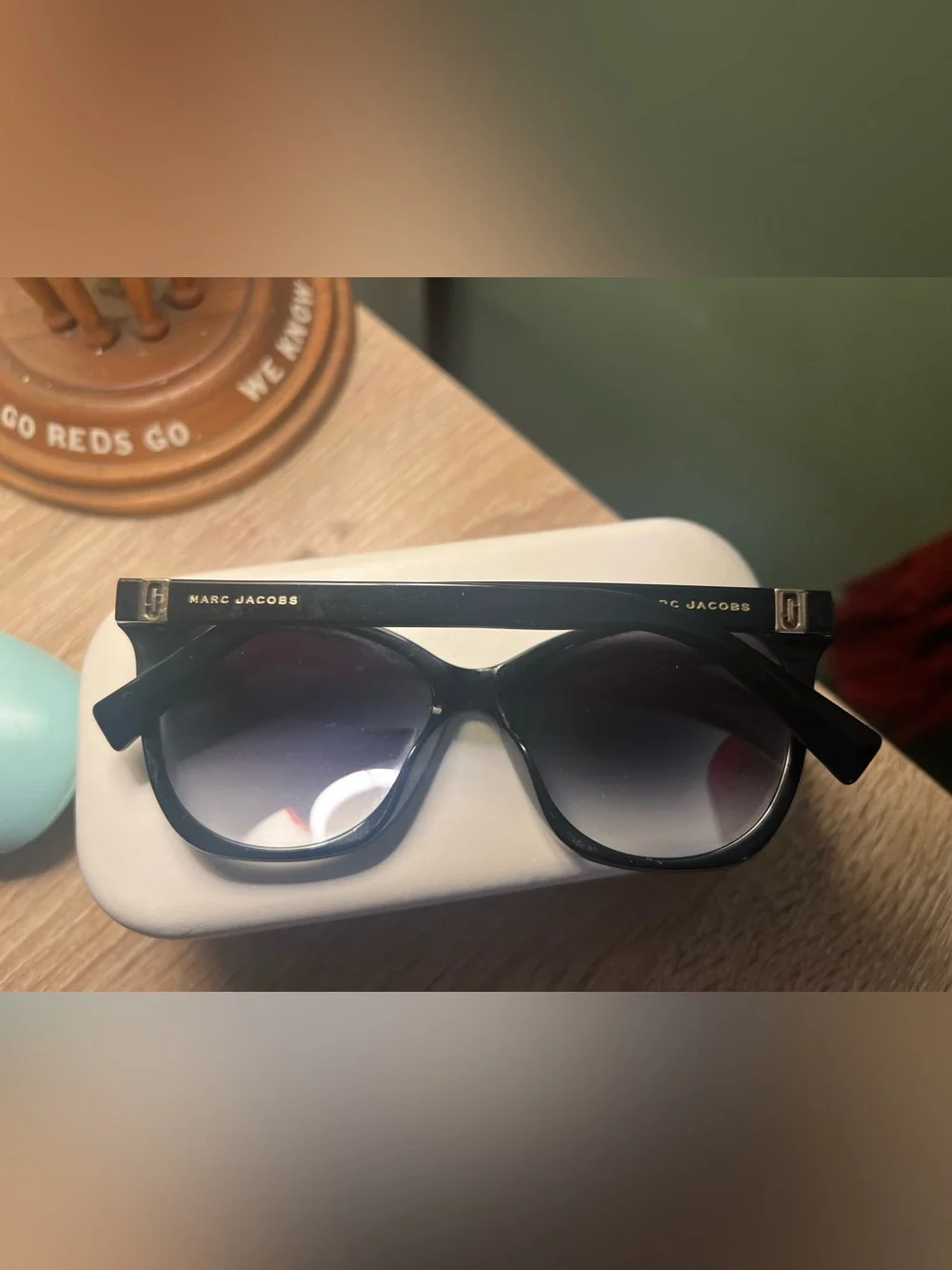 Marc Jacobs Black Cat-Eye Women's Sunglasses with Gray Lenses with case